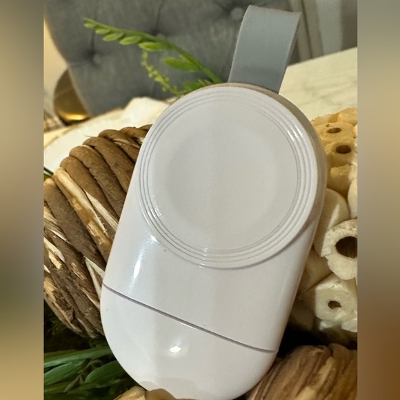 Smart Watch Charger. Very small and convenient! I LOVE mine🥰🥰 - Picture 2 of 5